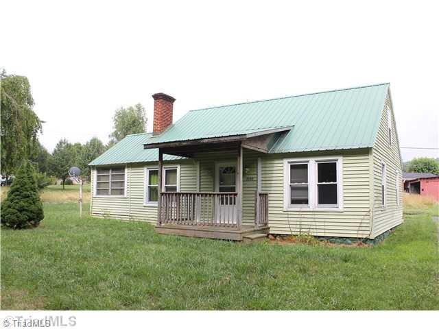 2252 Edmonds Road Galax, VA 24333 - Photo 1 of 16 Exterior Front.