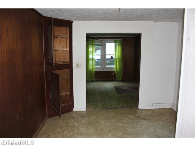 2252 Edmonds Road Galax, VA 24333 - Photo 5 of 16 Dining Room.