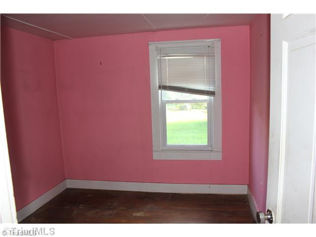 2252 Edmonds Road Galax, VA 24333 - Photo 9 of 16 2nd Bedroom.