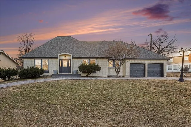 $394,900 | 12414 Valley Brook Drive, Grandview, MO 64030