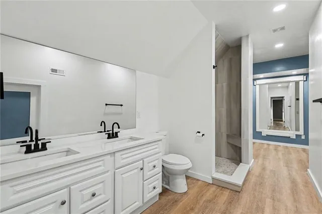 $394,900 | 12414 Valley Brook Drive, Grandview, MO 64030