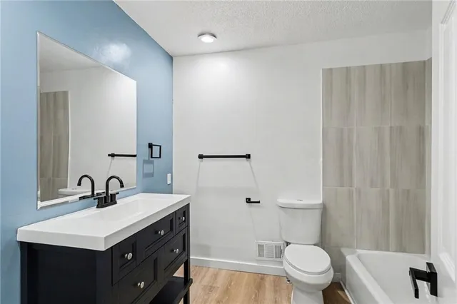 $394,900 | 12414 Valley Brook Drive, Grandview, MO 64030