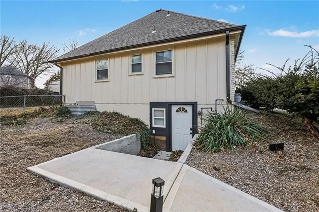 $394,900 | 12414 Valley Brook Drive, Grandview, MO 64030