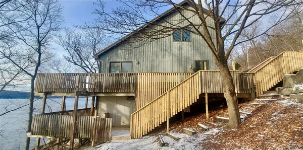 $2,000 | 1308 East Shore Drive, Lansing, NY 14850