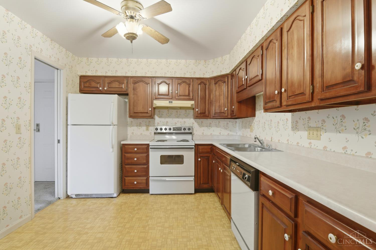 5346 Werk Road, Unit D12 Cincinnati, OH 45248 - Photo 15 of 33