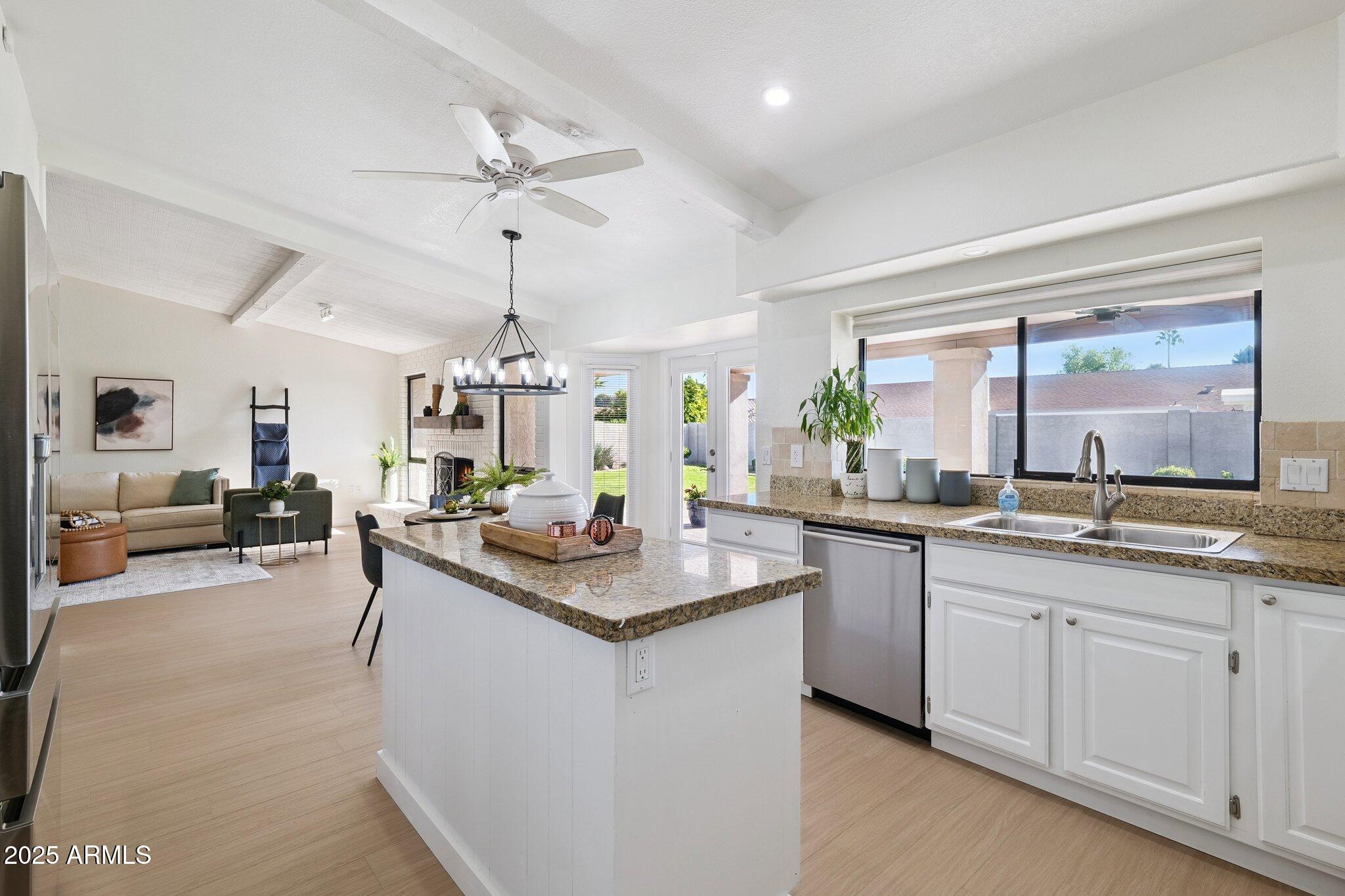 15 East Kathleen Road Phoenix, AZ 85022 - Photo 13 of 40