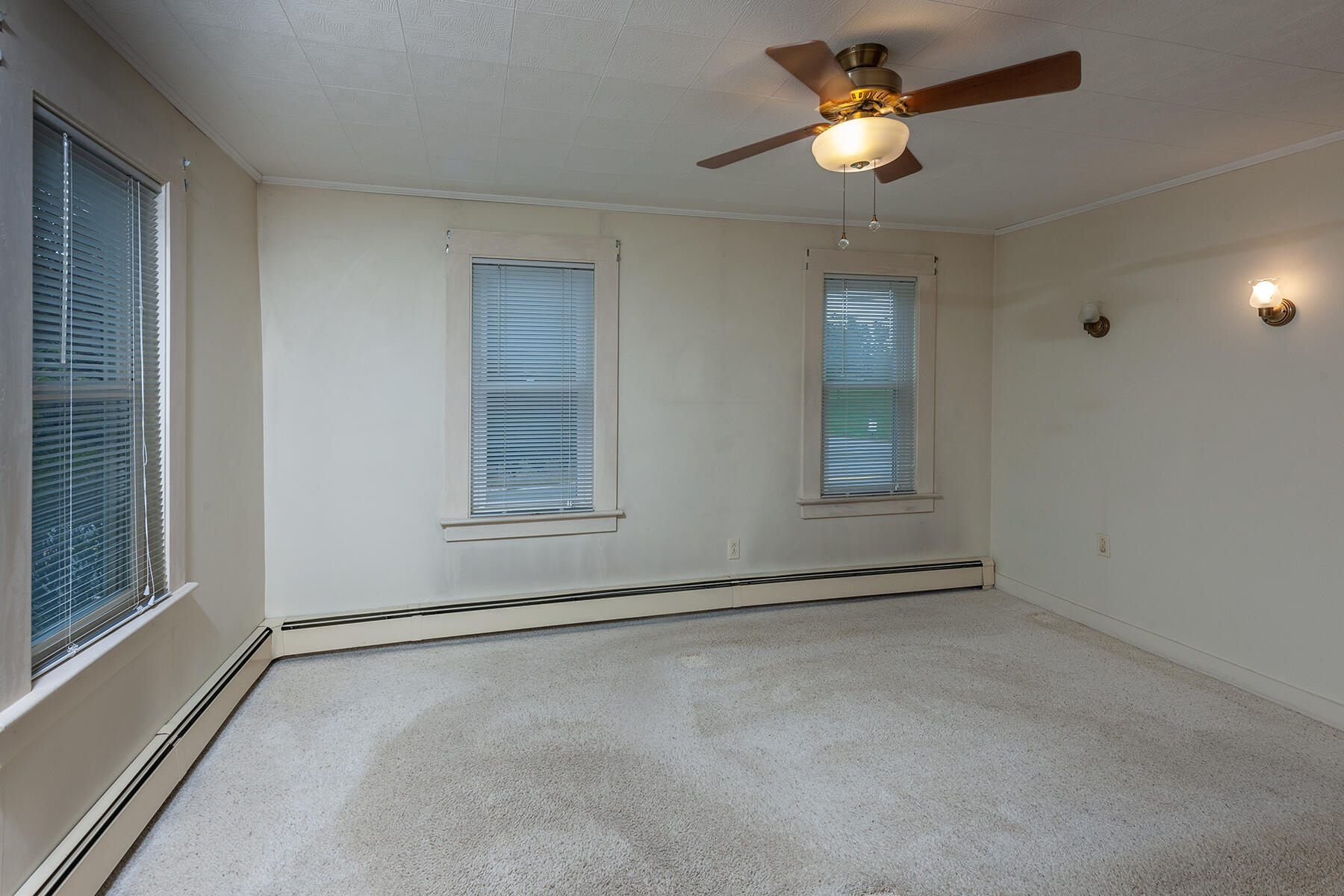 2054 State Road Eliot, ME 03903 - Photo 13 of 34 10 First Floor Bedroom