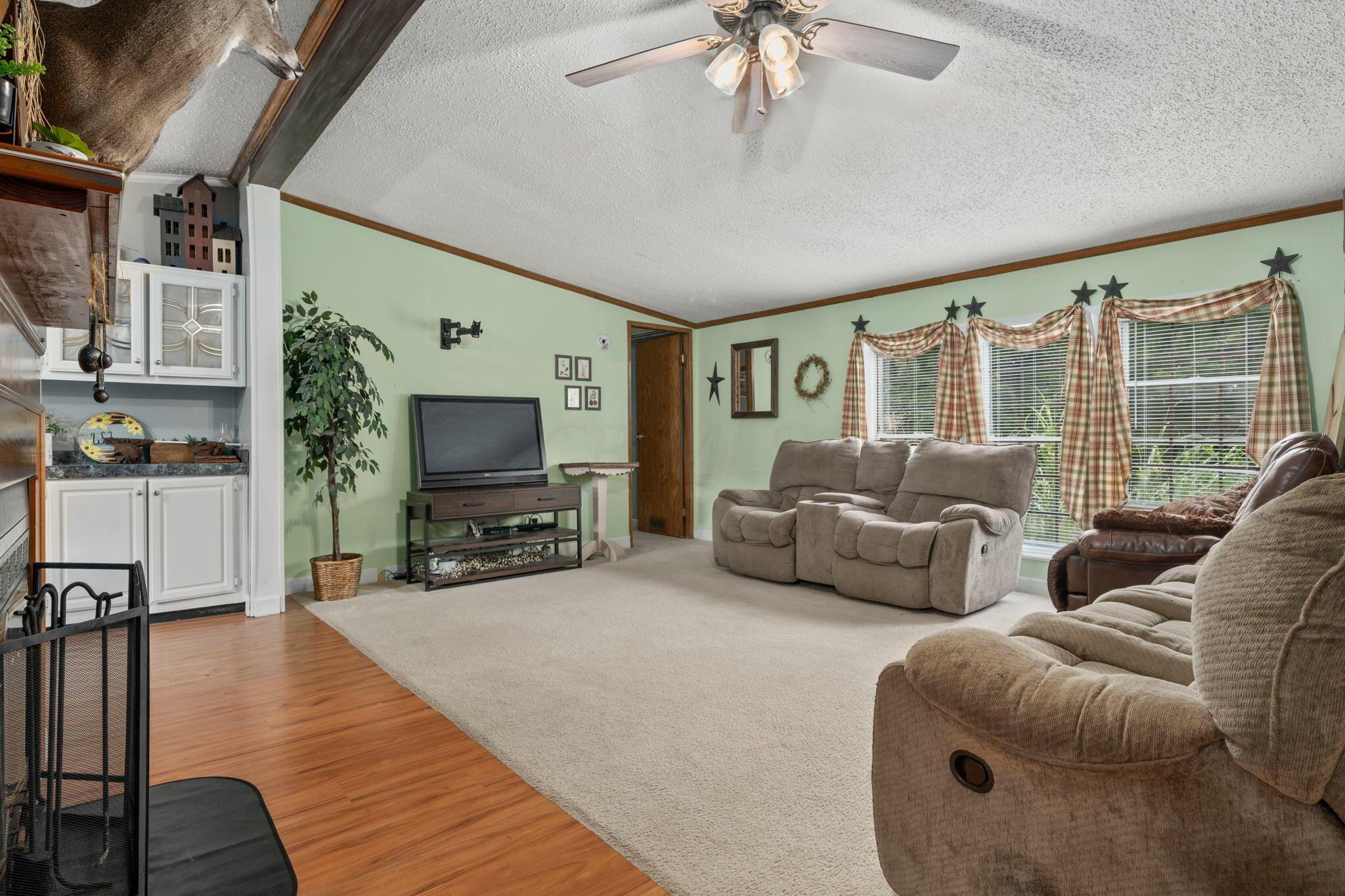 8150 Royalton Road Southwest Lancaster, OH 43130 - Photo 6 of 58 6-web-or-mls-DSC08479