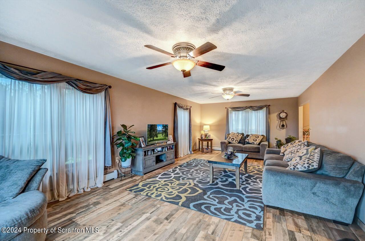 925 Appletree Road Moscow, PA 18444 - Photo 14 of 61 Gallery Image 14