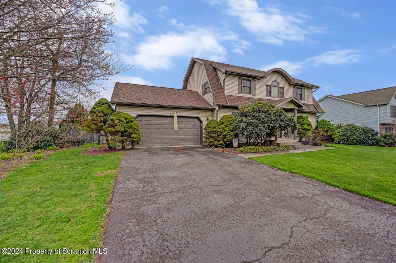 925 Appletree Road Moscow, PA 18444 - Photo 3 of 61 Gallery Image 3