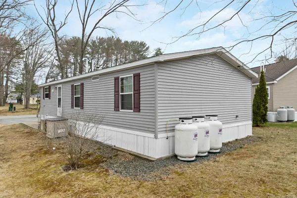 $289,000 | 9 Slate Run, North Hampton, NH 03862