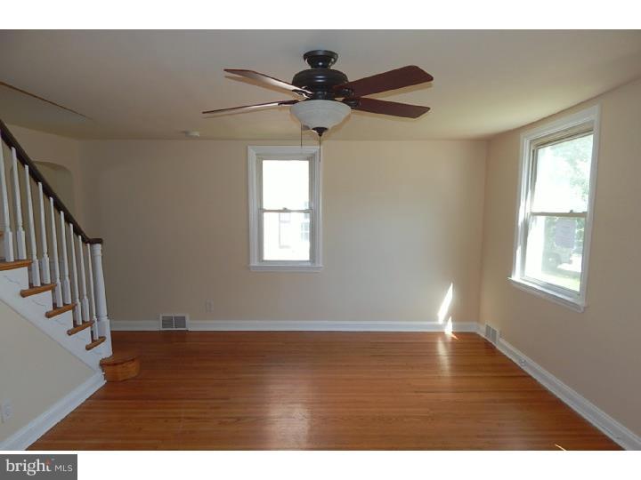 504 Shelbourne Road Havertown, PA 19083 - Photo 4 of 25