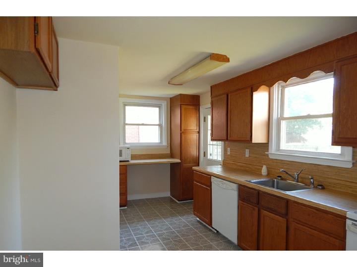 504 Shelbourne Road Havertown, PA 19083 - Photo 6 of 25