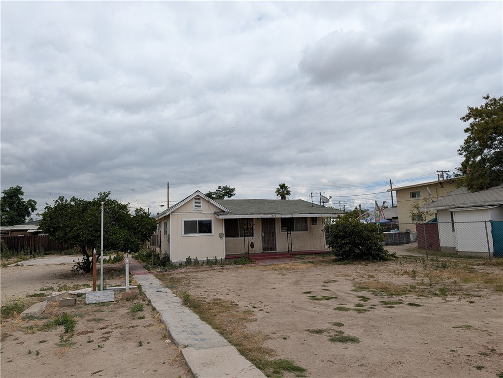219 Maple Street Colton, CA 92324 - Photo 5 of 20