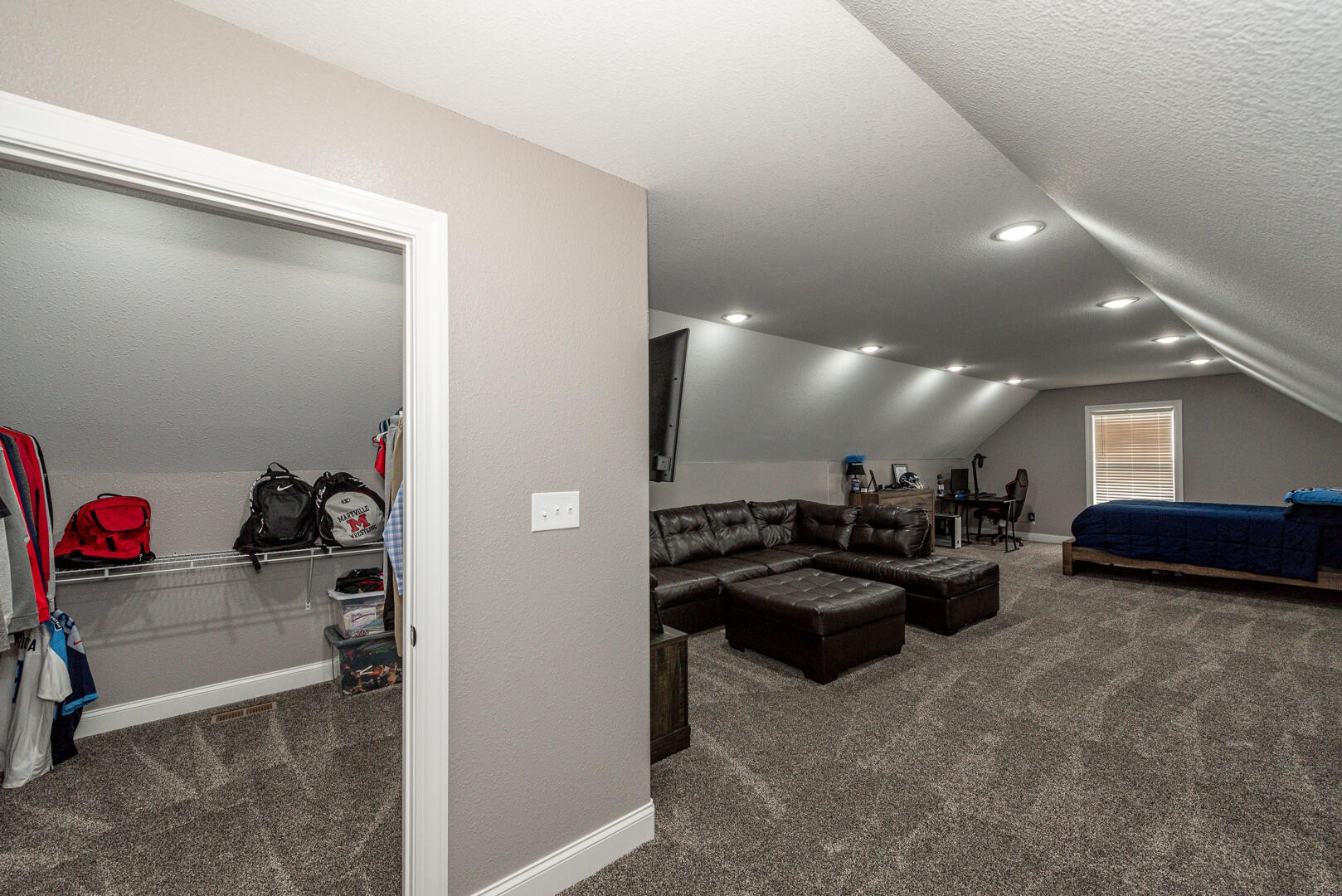 4833 Morganton Road Greenback, TN 37742 - Photo 34 of 40 a view of a livingroom with furniture and a couch