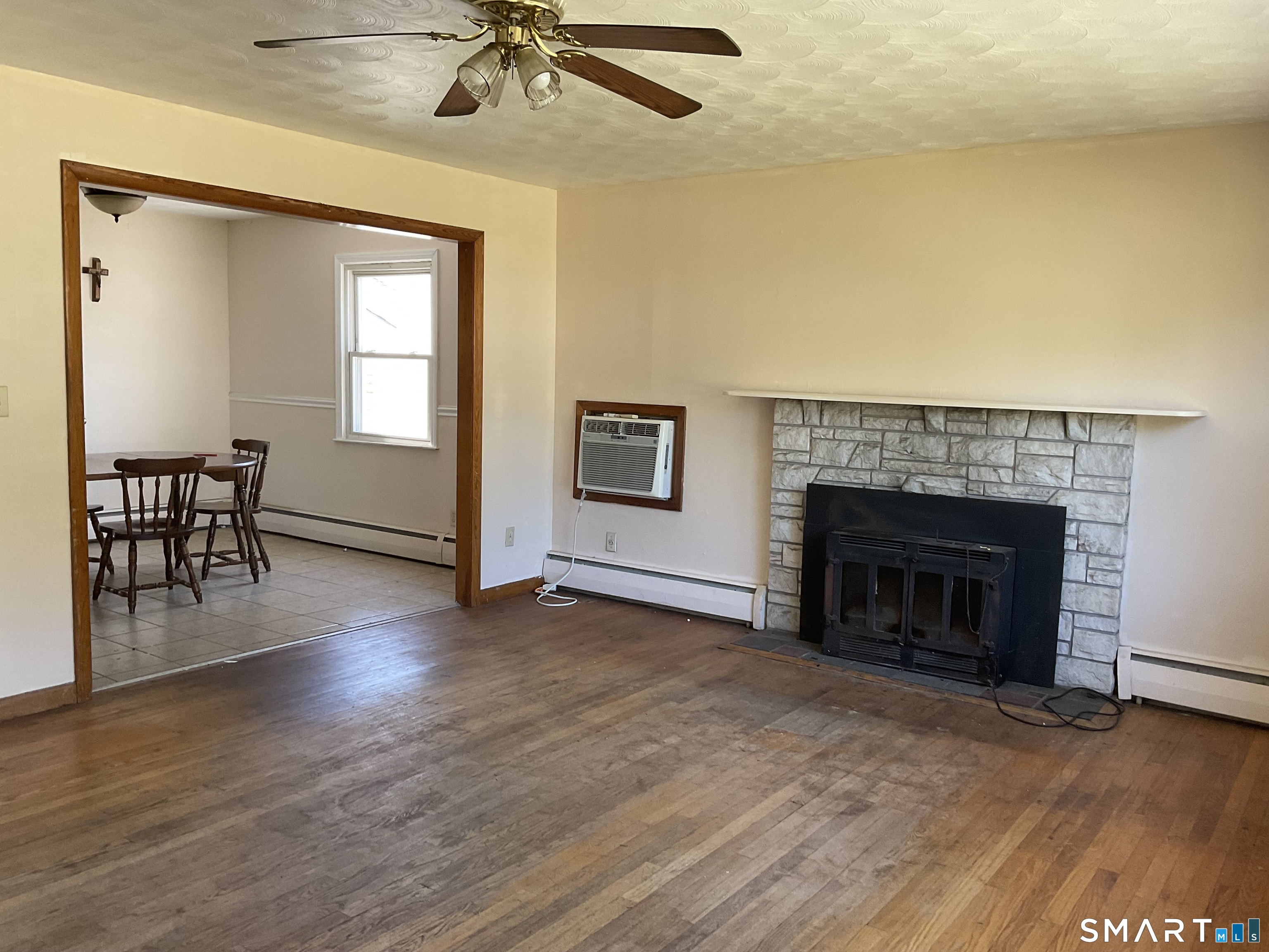 649 Merwin Avenue Milford, CT 06460 - Photo 2 of 20