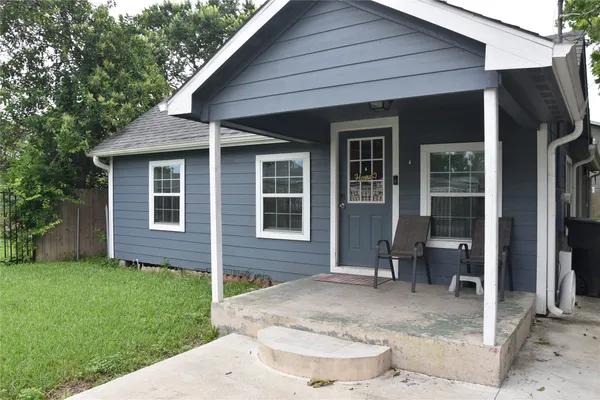 $2,300 | 4006 Caplin Street, Houston, TX 77026