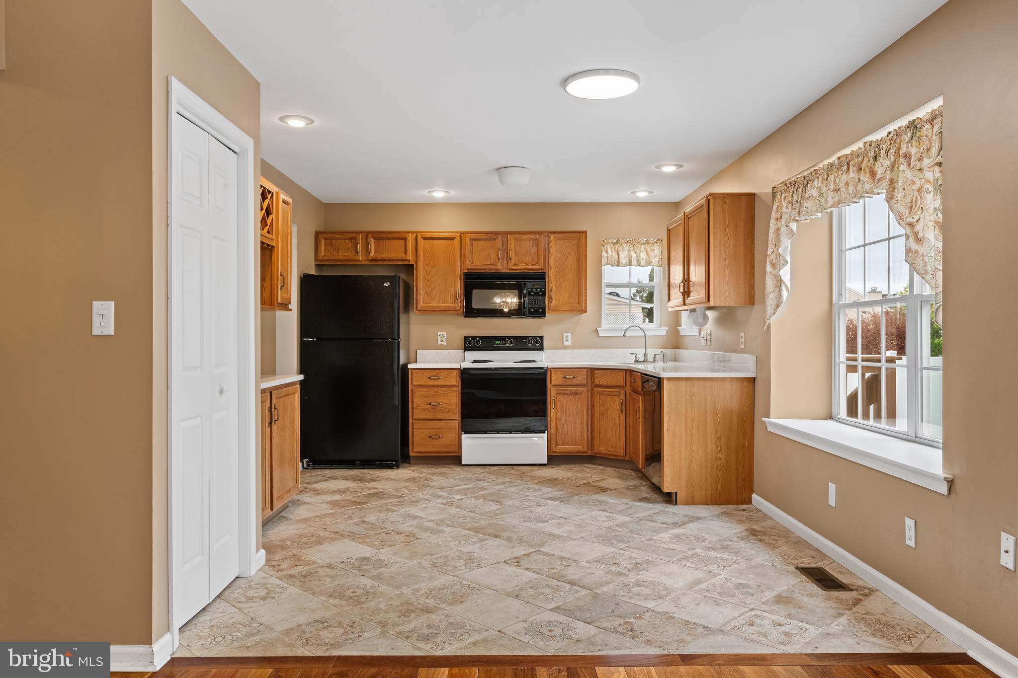 4041 Appleseed Drive Coplay, PA 18037 - Photo 15 of 54 Kitchen