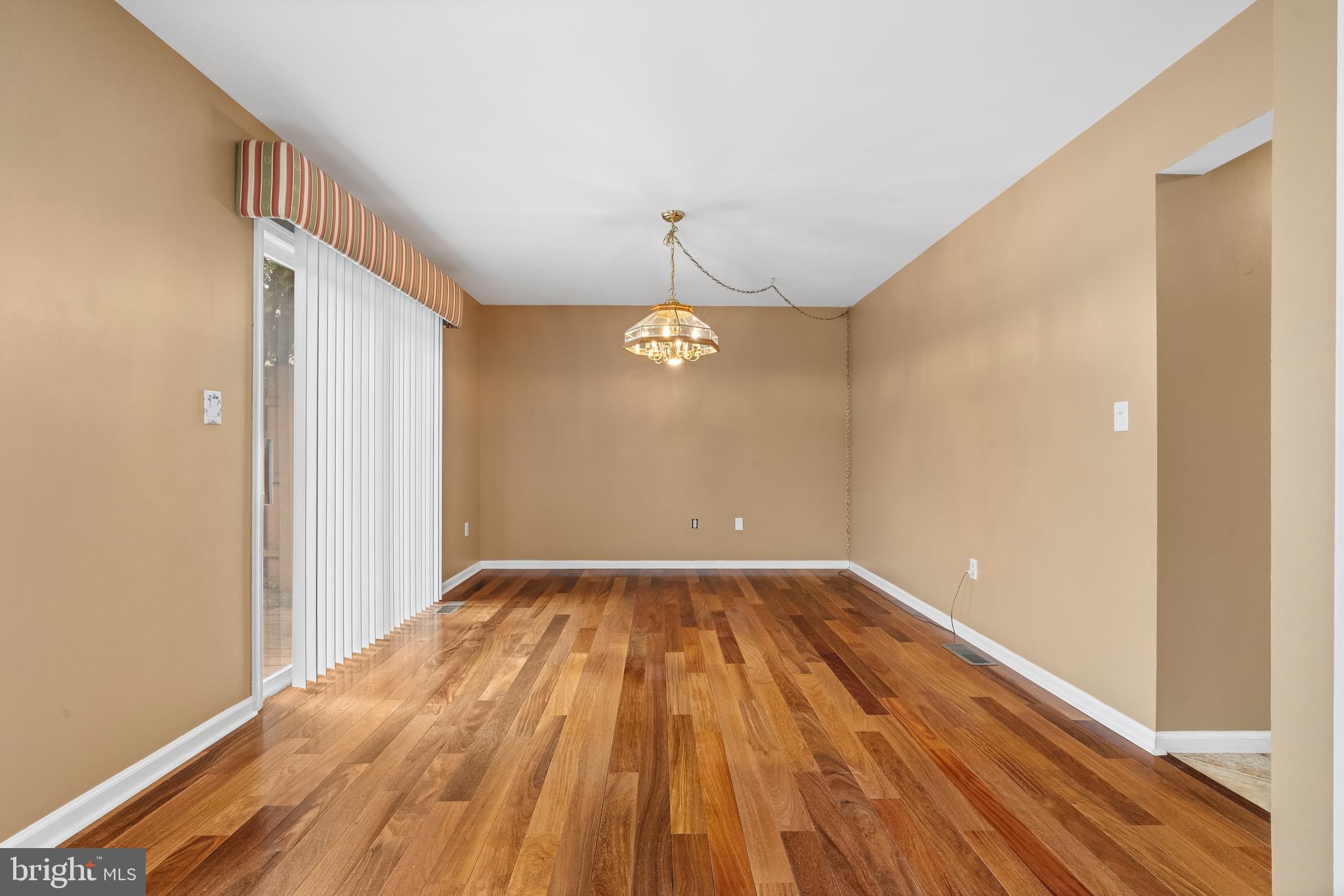 4041 Appleseed Drive Coplay, PA 18037 - Photo 18 of 54 Dining Room