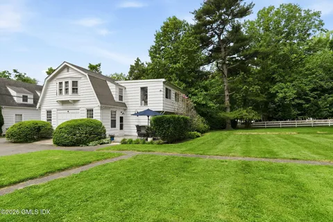 $3,200,000 | 64 Wallacks Drive, Stamford, CT 06902