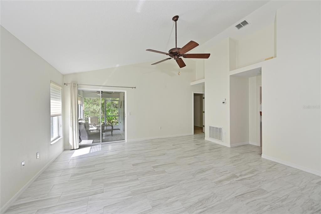 6442 Barberry Court Lakewood Ranch, FL 34202 - Photo 14 of 43