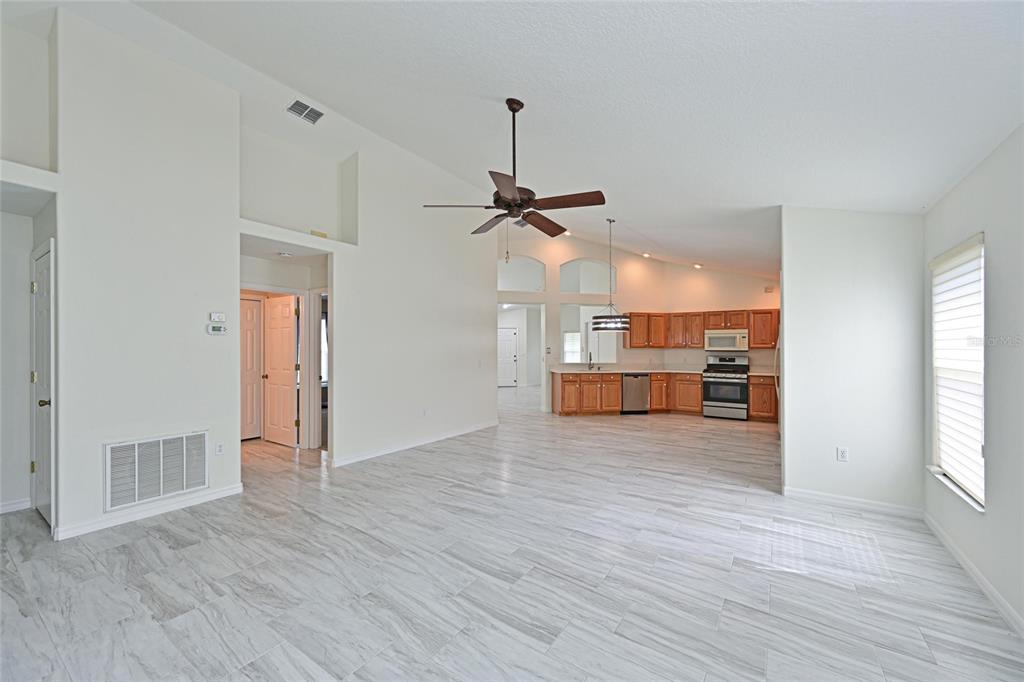 6442 Barberry Court Lakewood Ranch, FL 34202 - Photo 17 of 43