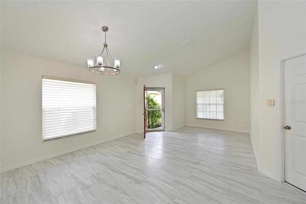 6442 Barberry Court Lakewood Ranch, FL 34202 - Photo 9 of 43