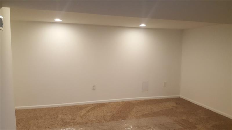 530 Meadow Road Irwin, PA 15642 - Photo 21 of 22 Gallery Image 21