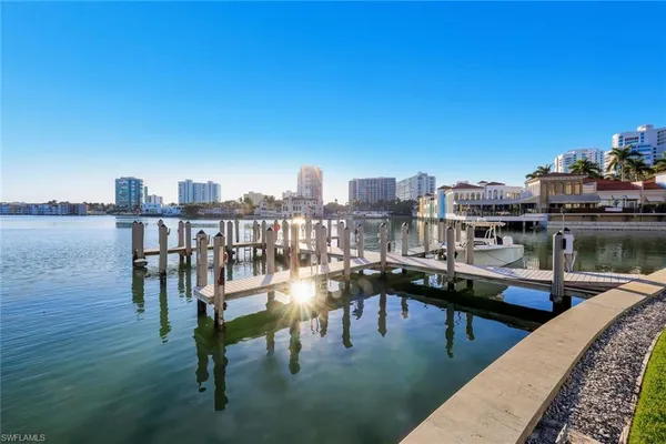 $2,550,000 | 250 Park Shore Drive, Unit 801, Naples, FL 34103
