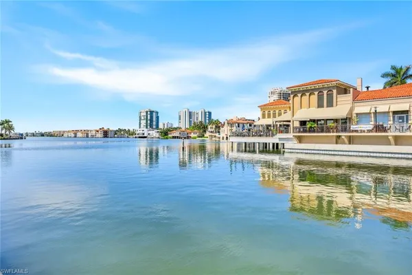$2,550,000 | 250 Park Shore Drive, Unit 801, Naples, FL 34103