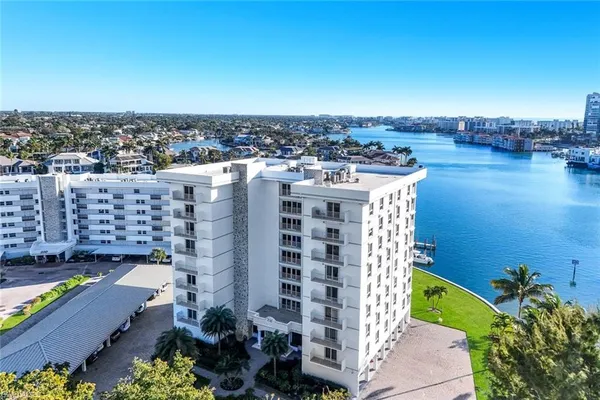 $2,550,000 | 250 Park Shore Drive, Unit 801, Naples, FL 34103