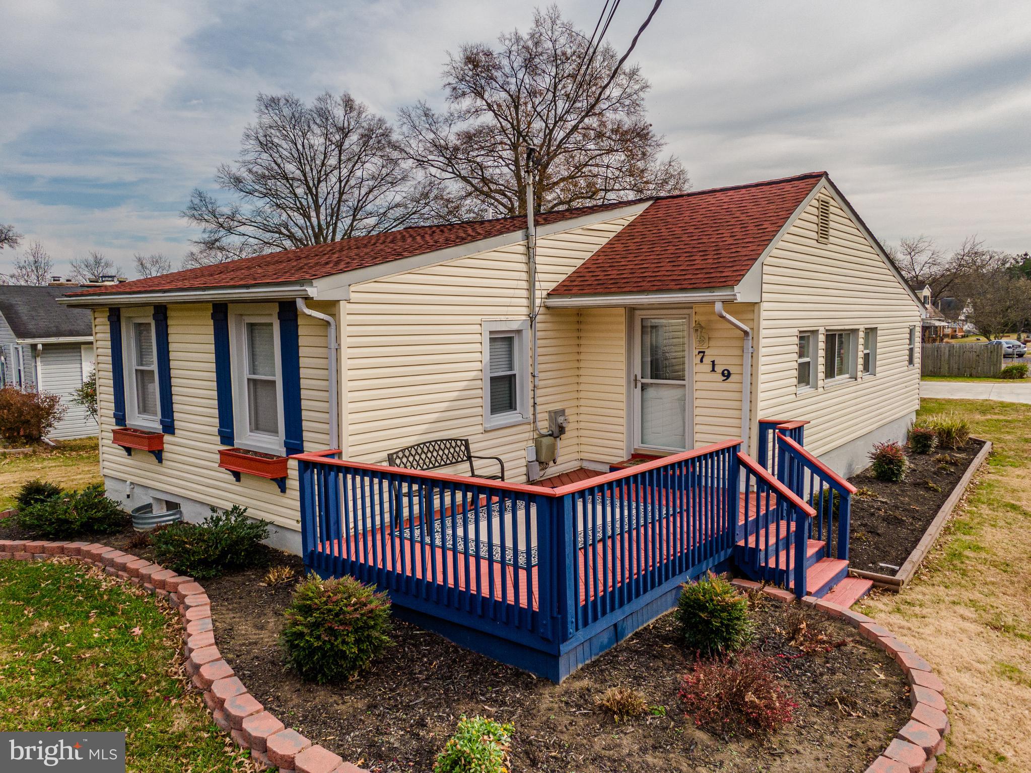 719 Powhatan Beach Road Pasadena, MD 21122 - Photo 3 of 31 Gallery Image 3