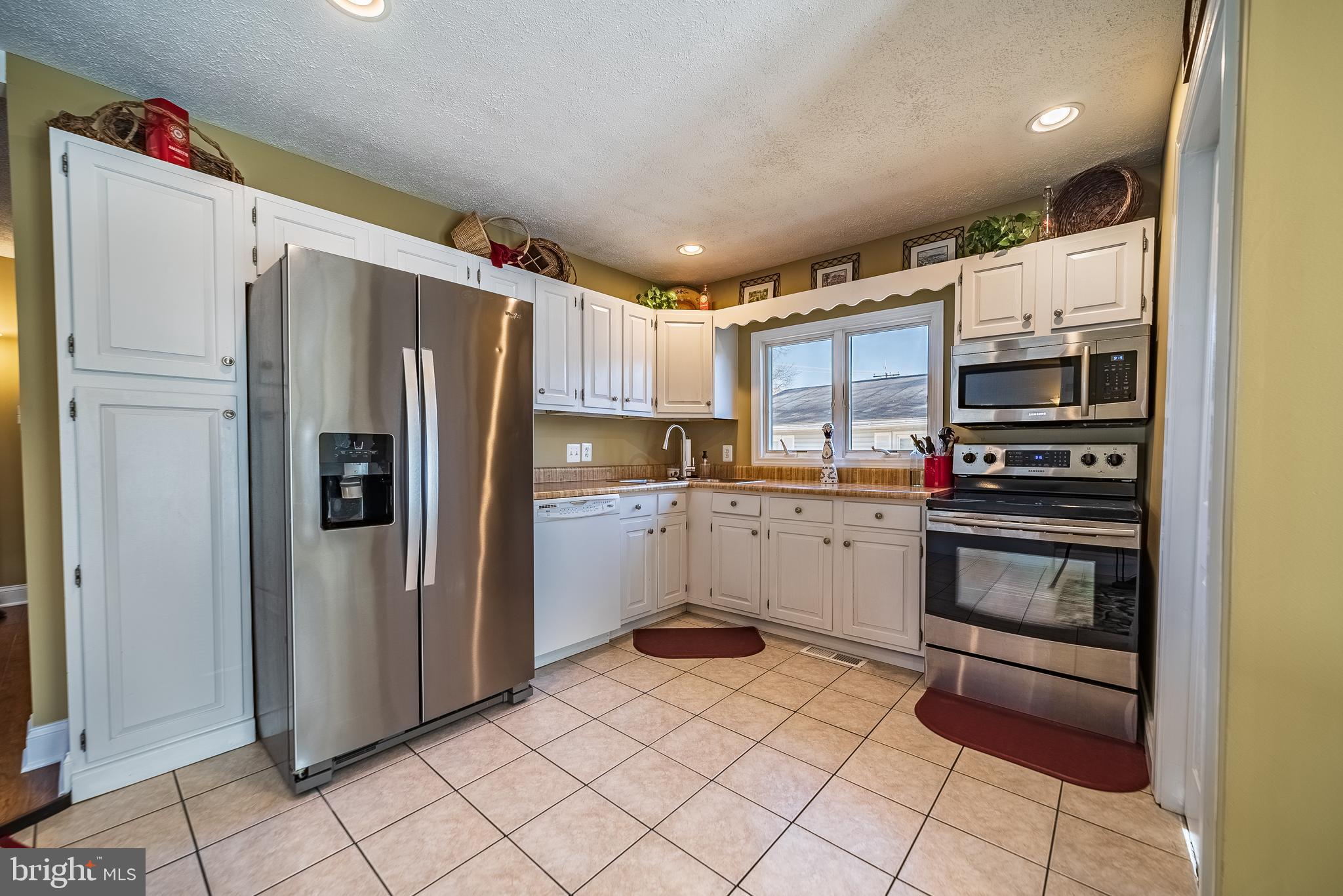 719 Powhatan Beach Road Pasadena, MD 21122 - Photo 8 of 31 Gallery Image 8