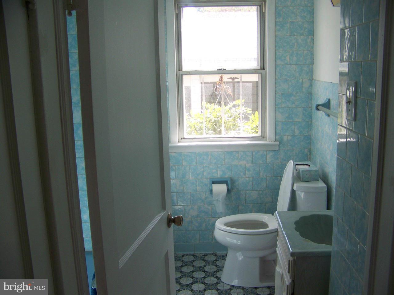 3609 Florida Road Baltimore, MD 21244 - Photo 7 of 15 Bath (Master)