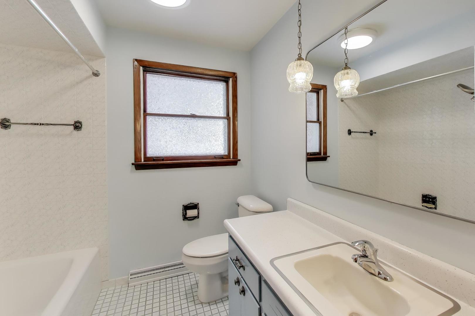 12111 68th Court Palos Heights, IL 60463 - Photo 16 of 31