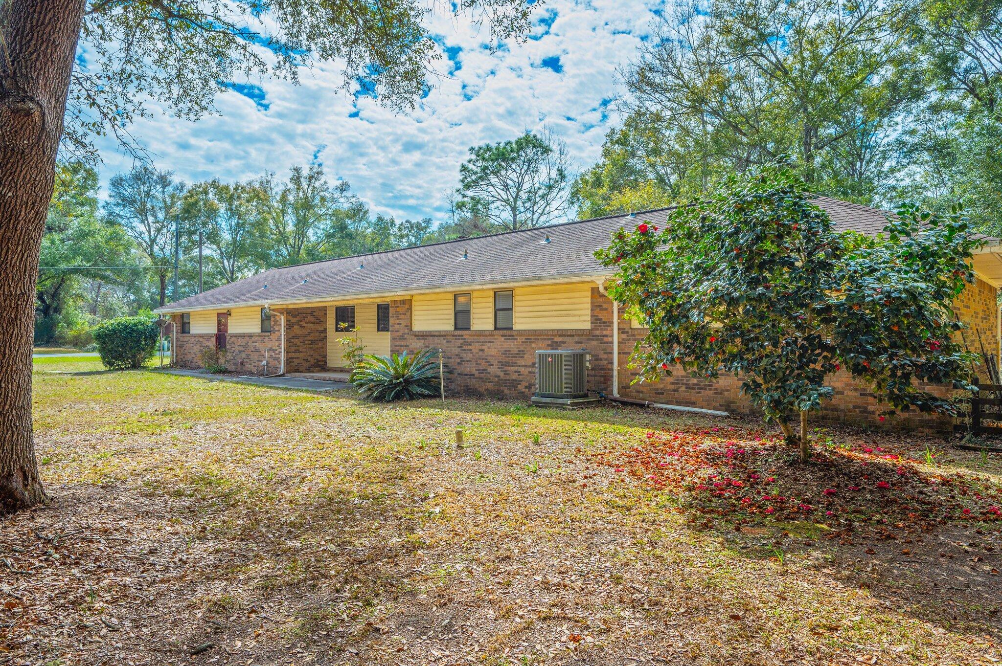 207 Shell Drive Crestview, FL 32536 - Photo 3 of 44 3-web-or-mls-207-shell-dr