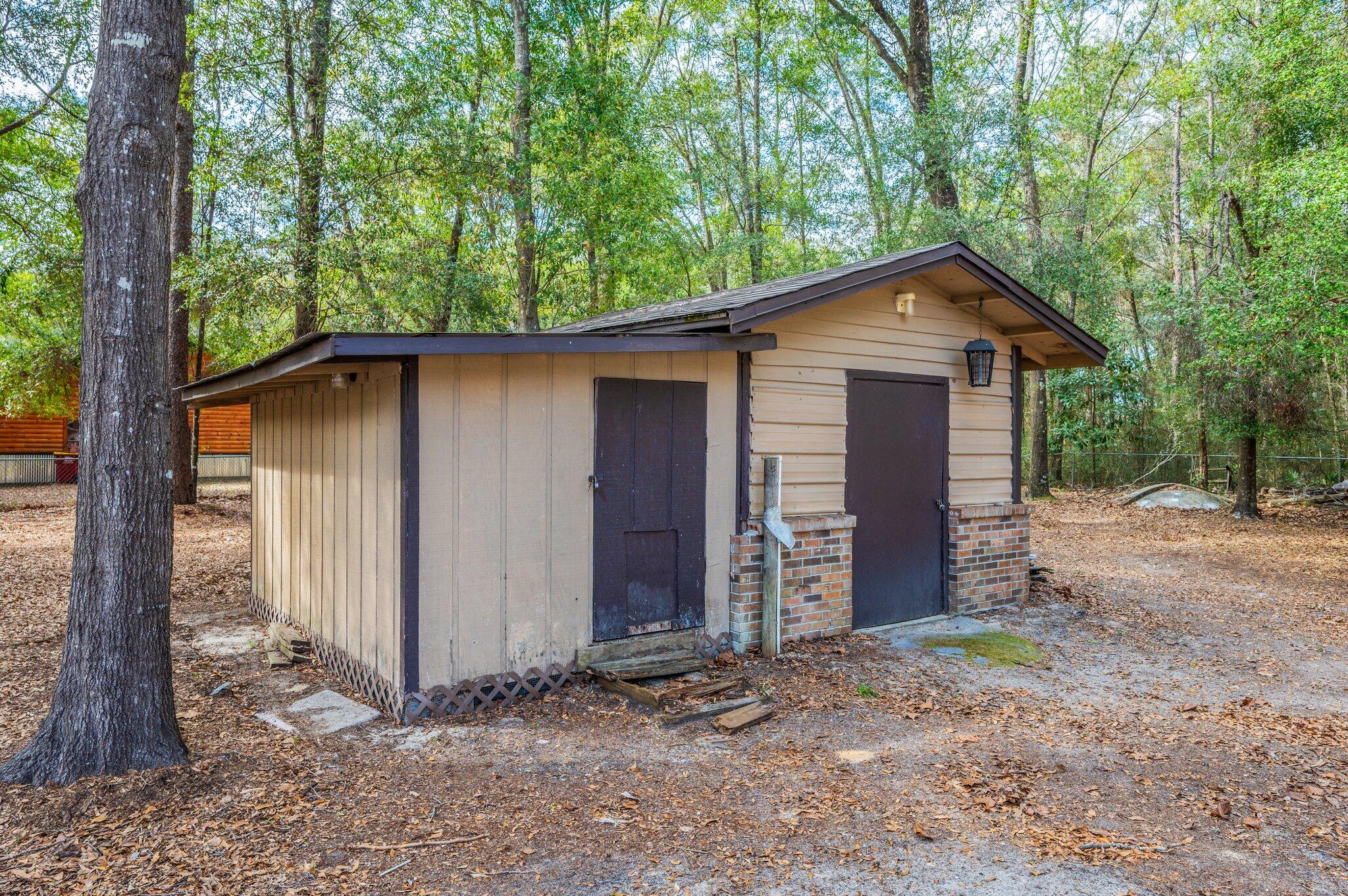 207 Shell Drive Crestview, FL 32536 - Photo 40 of 44 storage shed