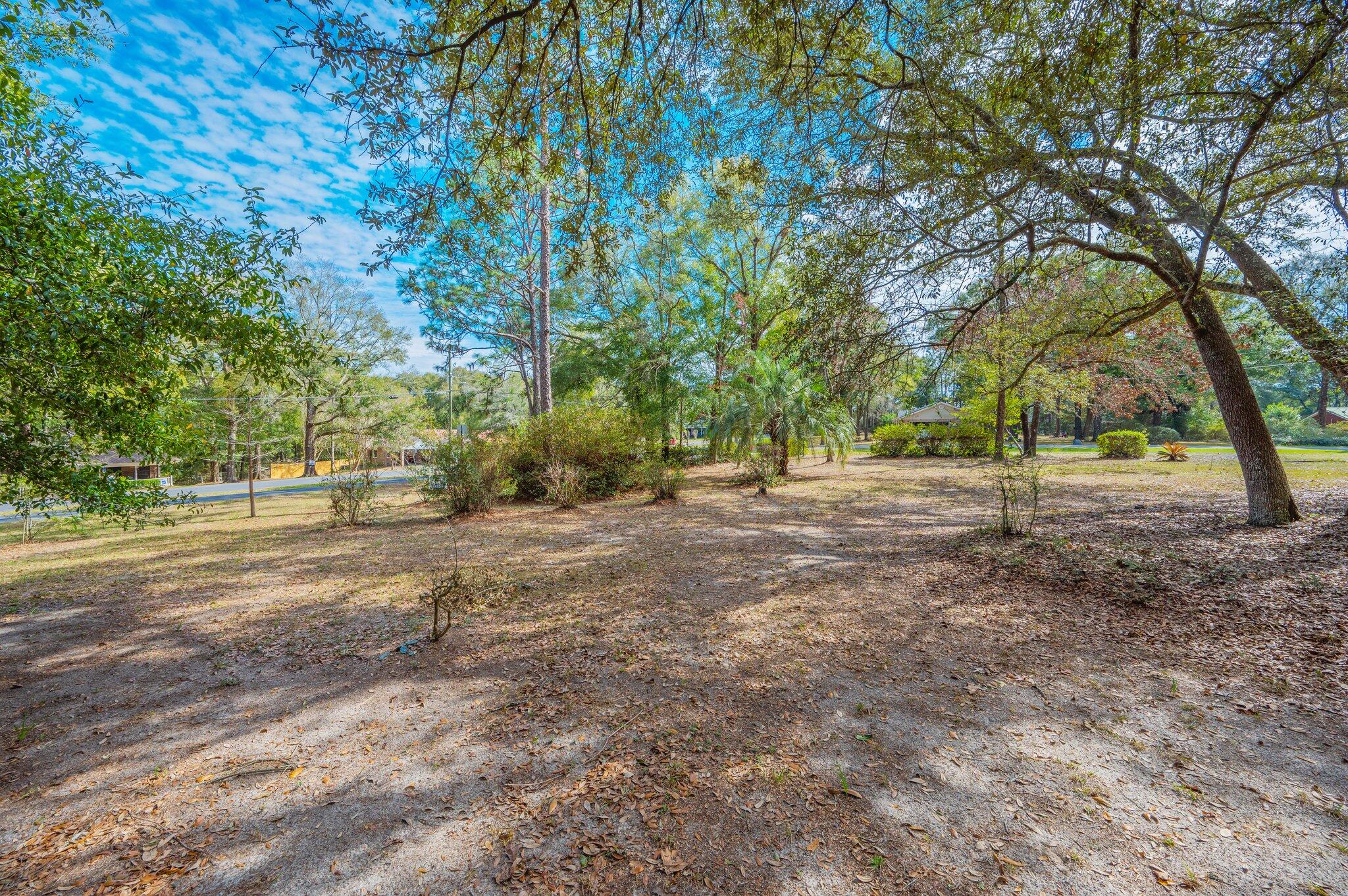 207 Shell Drive Crestview, FL 32536 - Photo 4 of 44 4-web-or-mls-207-shell-dr