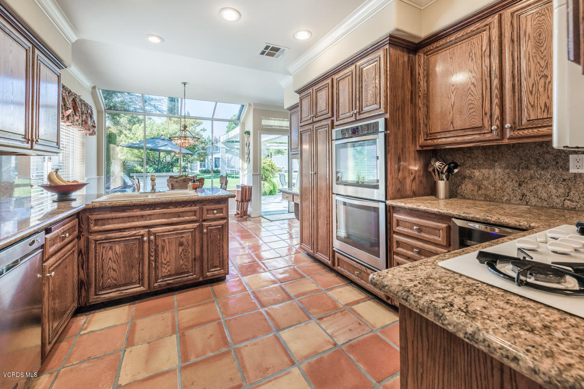 104 Valley Gate Road Simi Valley, CA 93065 - Photo 12 of 47 104 Valley Gate Rd-9