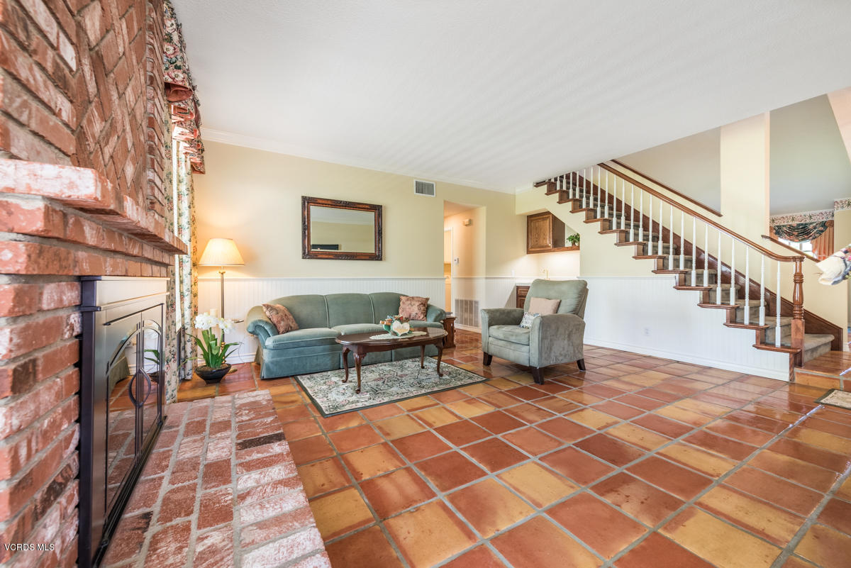 104 Valley Gate Road Simi Valley, CA 93065 - Photo 16 of 47 104 Valley Gate Rd-13