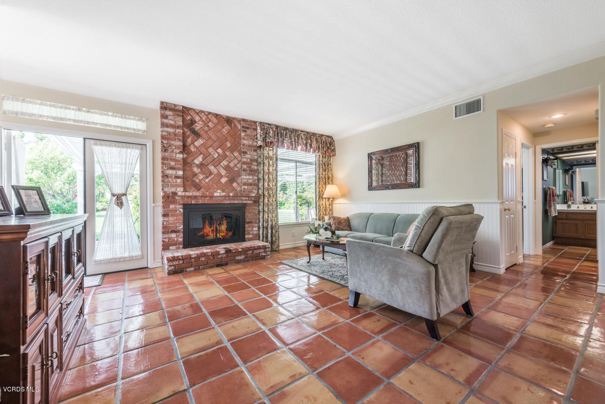 104 Valley Gate Road Simi Valley, CA 93065 - Photo 17 of 47 104 Valley Gate Rd-14
