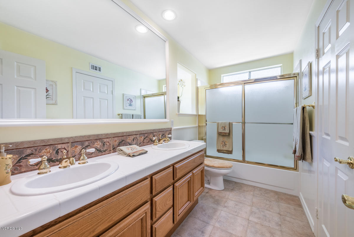 104 Valley Gate Road Simi Valley, CA 93065 - Photo 27 of 47 104 Valley Gate Rd-25