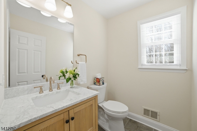 50 Pinewood Crescent Berkeley Heights, NJ 07922 - Photo 15 of 41
