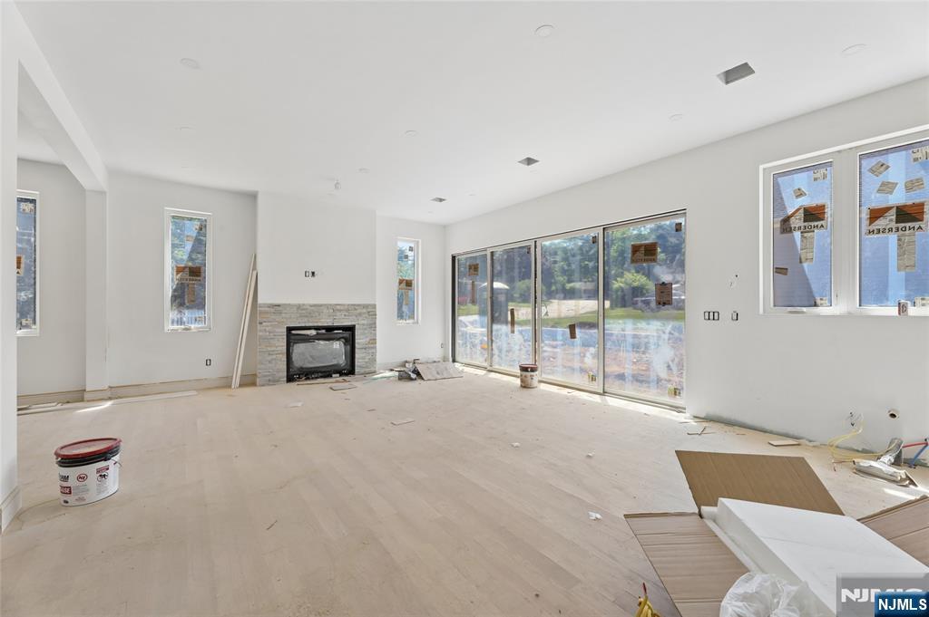 70 Carleton Road Cresskill, NJ 07626 - Photo 7 of 31