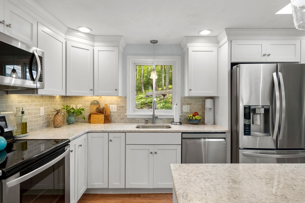 154 Carpenter Road Northbridge, MA 01588 - Photo 3 of 42