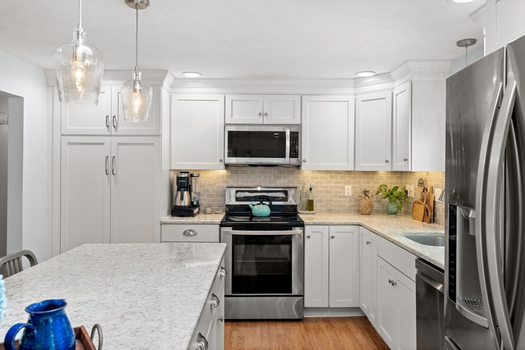 154 Carpenter Road Northbridge, MA 01588 - Photo 4 of 42