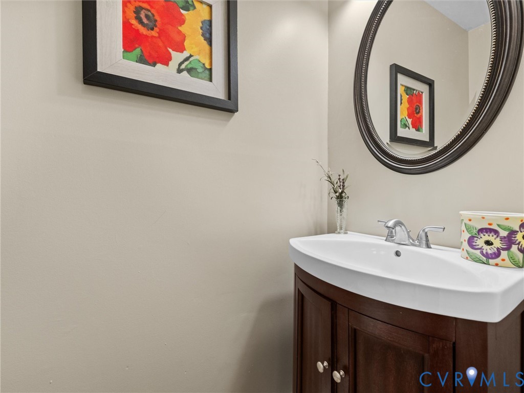 2741 Ridgeview Road Powhatan, VA 23139 - Photo 28 of 50 GUEST BATH ON THE FIRST FLOOR