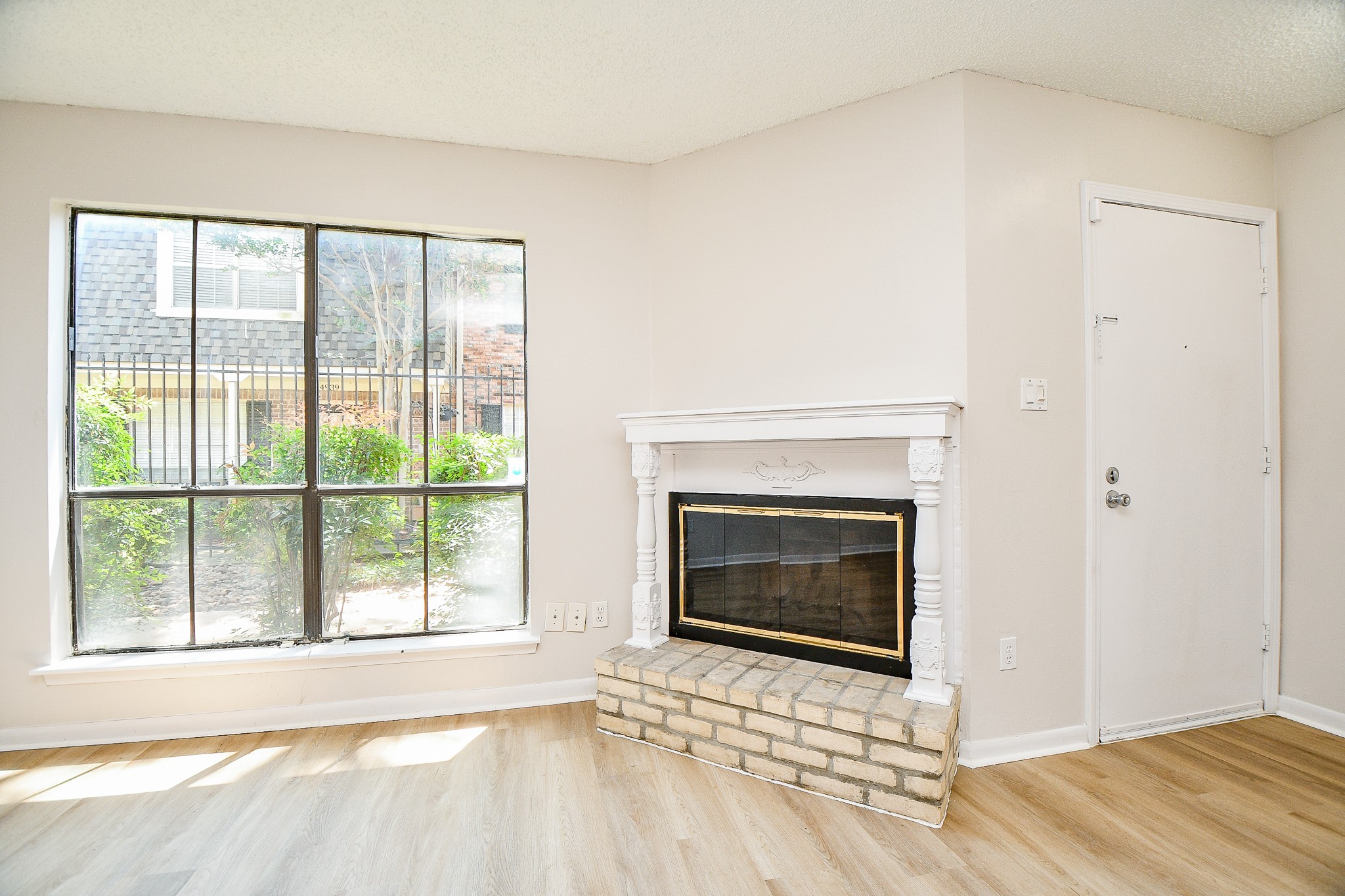 5001 Lamonte Lane, Unit 14 Houston, TX 77092 - Photo 3 of 32