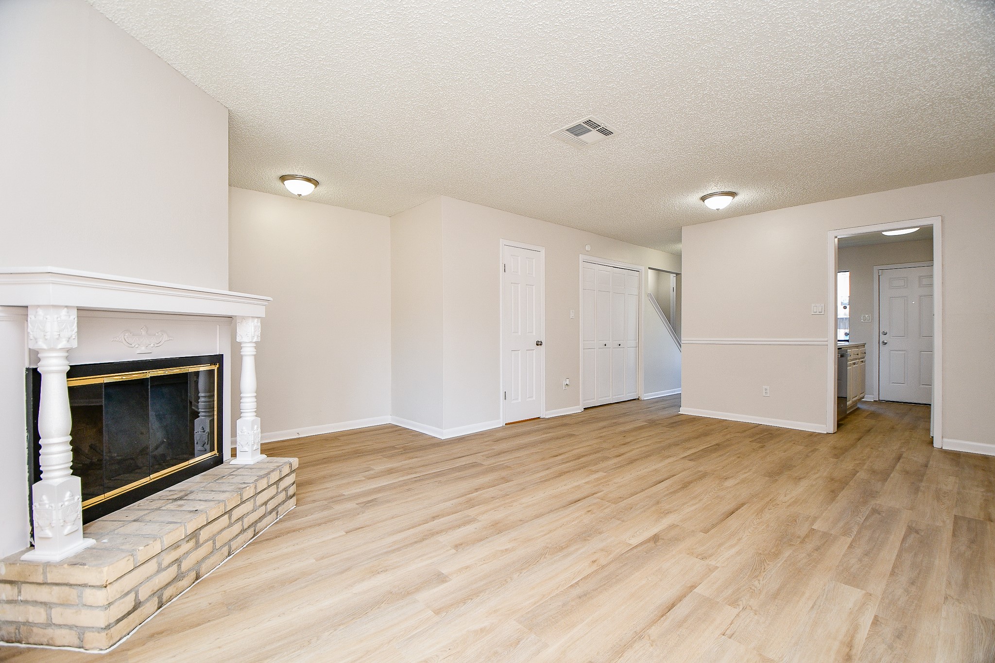 5001 Lamonte Lane, Unit 14 Houston, TX 77092 - Photo 4 of 32