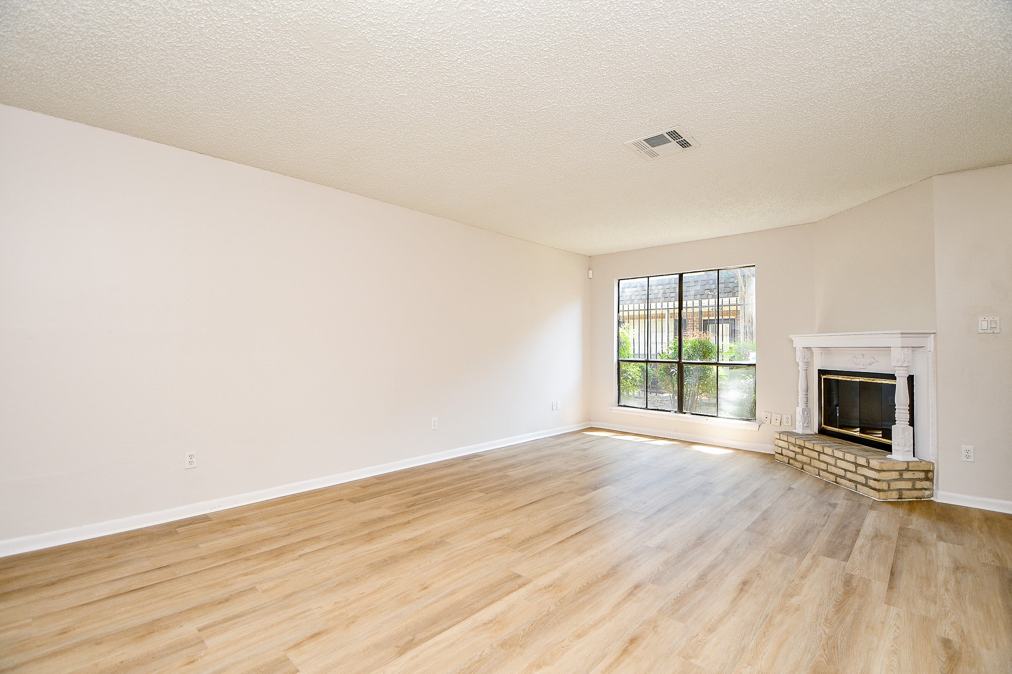 5001 Lamonte Lane, Unit 14 Houston, TX 77092 - Photo 7 of 32